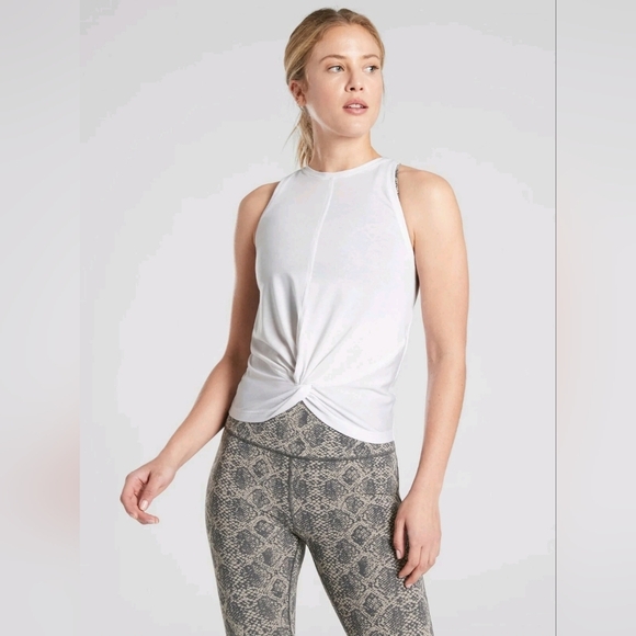 Athleta Tops - ATHLETA WOMEN’S TOP SIZE 1X WHITE EXELLENT CONDITION